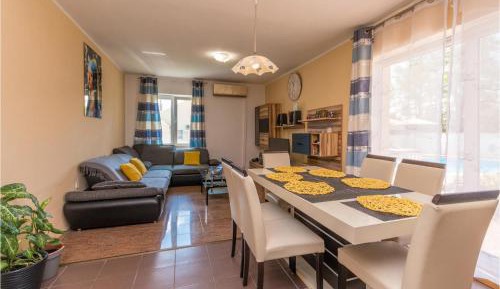 Four-Bedroom Vacation Home