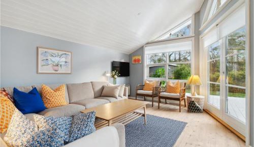 Three-Bedroom Vacation Home 