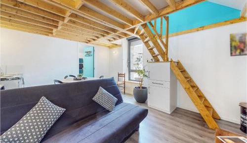 Six-Bedroom Holiday Home