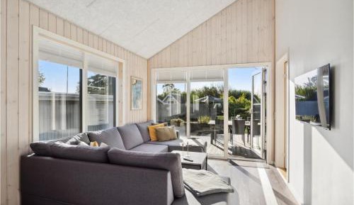 Three-Bedroom Vacation Home 