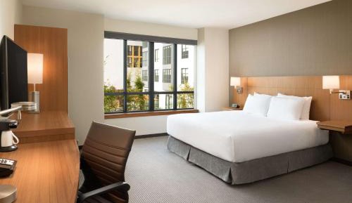 King Room with Sofa Bed - High Floor
