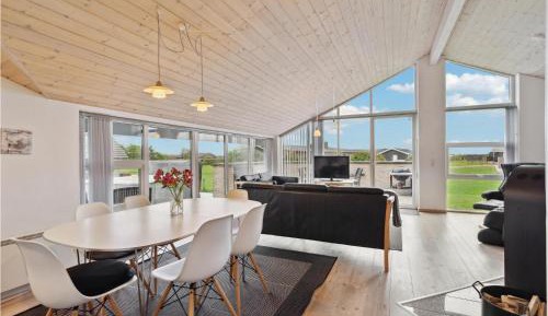 Three-Bedroom Vacation Home 