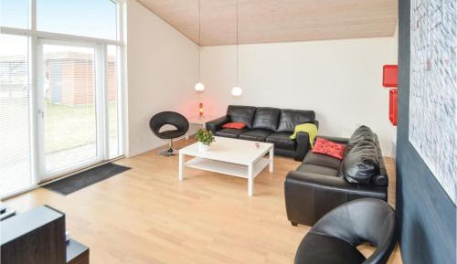 Three-Bedroom Vacation Home 