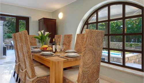 Five-Bedroom Holiday Home