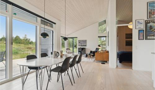 Three-Bedroom Vacation Home 