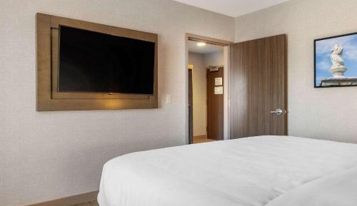 1 Bedroom King Suite