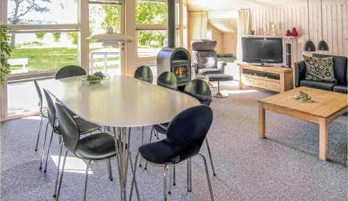 Three-Bedroom Vacation Home 