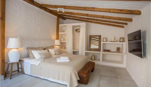 Two-Bedroom Holiday Home