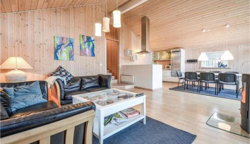 Three-Bedroom Vacation Home 