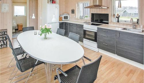 Three-Bedroom Vacation Home 