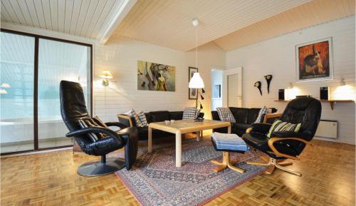 Five-Bedroom Holiday Home