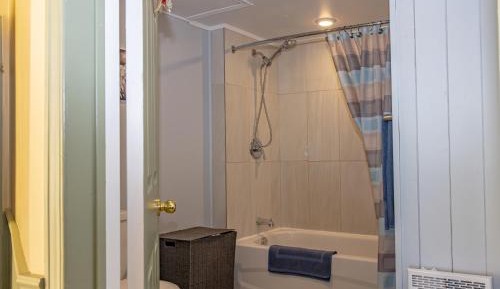 Queen Room with Shared Bathroom