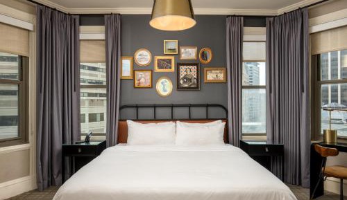 Premier Edge King Room