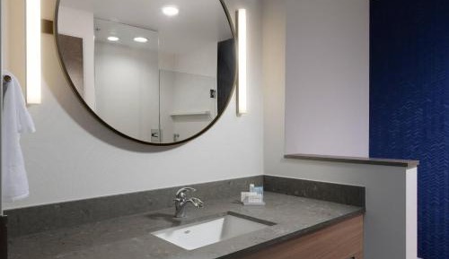 King Suite with Roll-In Shower, Transfer Shower and Sofa Bed - Mobility Access