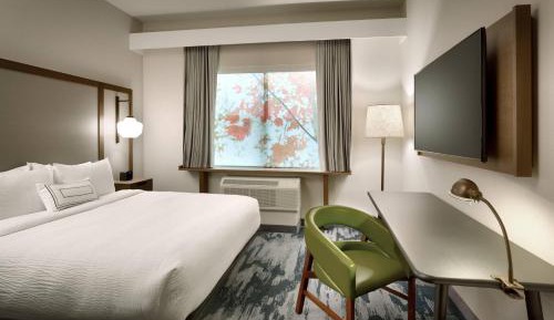 King Room with Bathtub - Mobility Access/Hearing Accessible