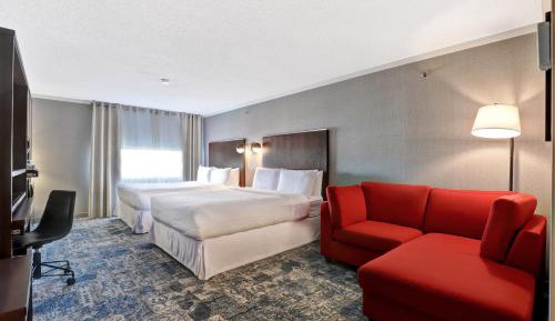 Deluxe Double Queen Room