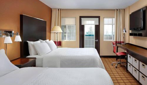 Guest room, 2 Queen, Balcony 