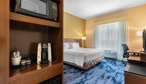 King Room with Bathtub - Mobility Access/Hearing Accessible