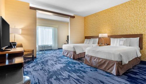 Queen Suite with Two Queen Beds, Bathtub and Sofa Bed - Mobility Access/Hearing Accessible