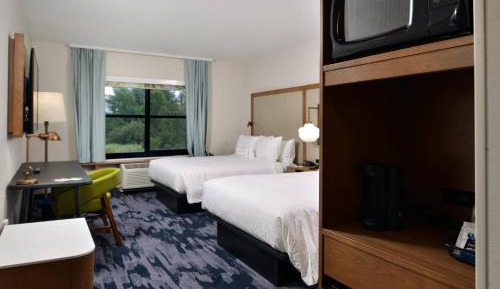 Queen Room with Two Queen Beds - Hearing Accessible