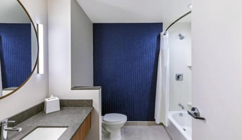 Superior King Room with Sofa Bed - Hearing Accessible
