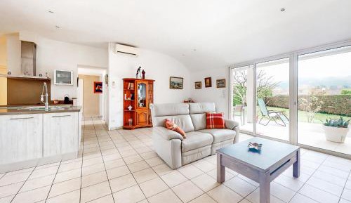 Three-Bedroom Vacation Home 