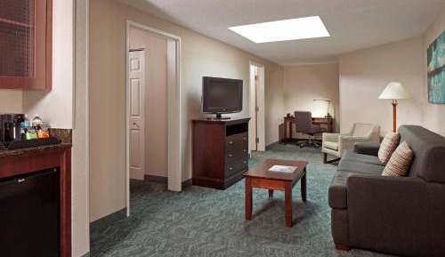 Two-Bedroom King Suite with Two King Beds, High Floor and Roll-In Shower - Mobility Access/Hearing Accessible