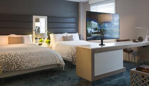 Queen Room with Two Queen Beds - Lounge Access