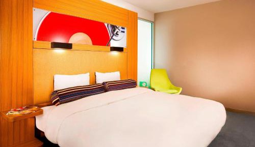 King Room - Hearing Accessible