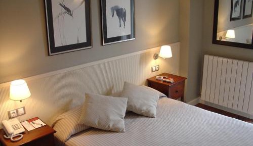 Two-Bedroom Apartment (4-6 Adults)
