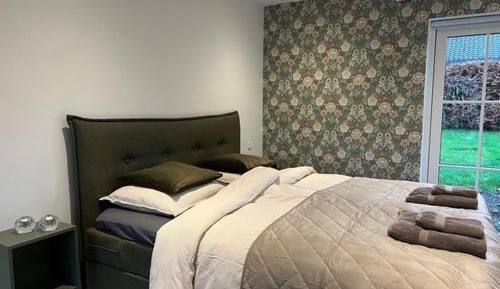 Apartment with Lake View