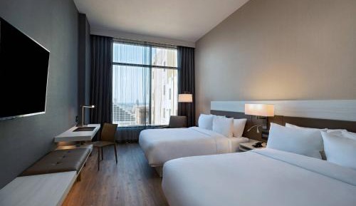Queen Room with Two Queen Beds - Hearing Accessible