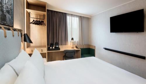 Superior Room - 1 King Bed