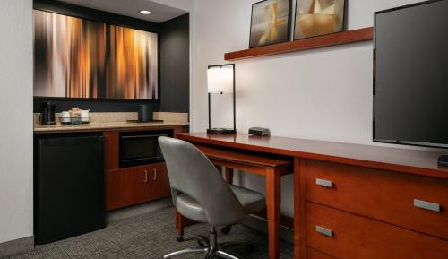 Queen Room with Two Queen Beds - Hearing Accessible