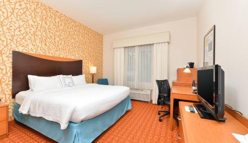 King Room with Bathtub - Mobility Access/Hearing Accessible