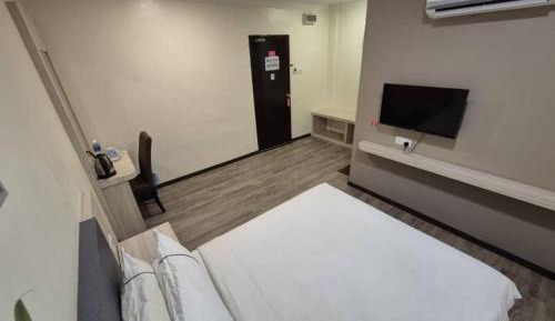 Queen Room - No Window