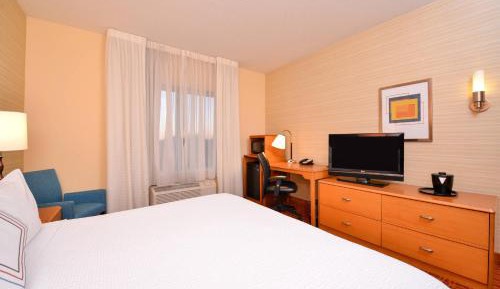 King Room with Transfer Shower - Mobility Access/Communication Assistance