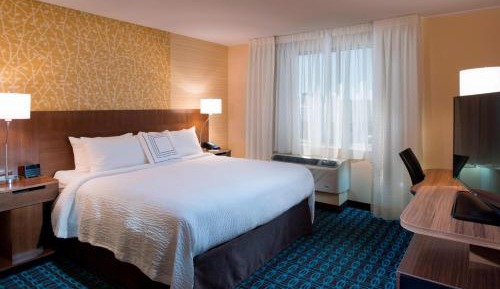 King Room with Balcony - Hearing Accessible