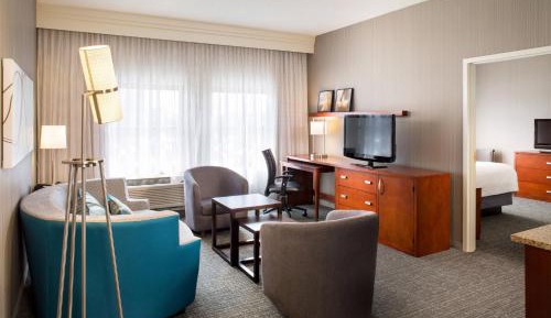 One-Bedroom Suite with City View