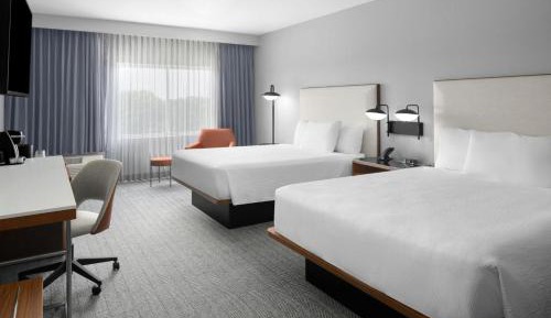 Queen Room with Two Queen Beds - Hearing Accessible