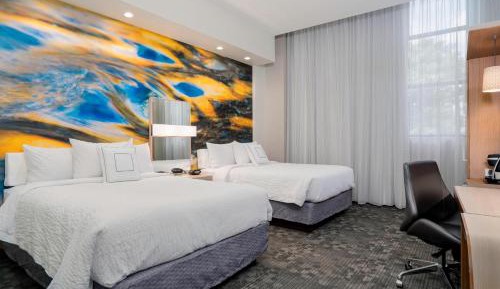 Queen Room with Two Queen Beds - Hearing Accessible