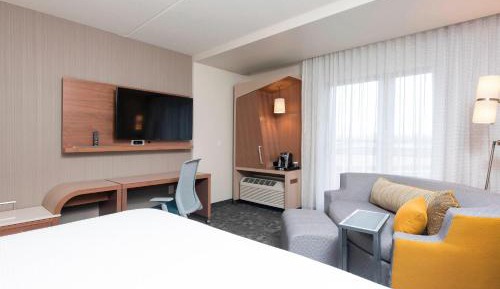 King Room with Bathtub - Mobility Access/Communication Assistance