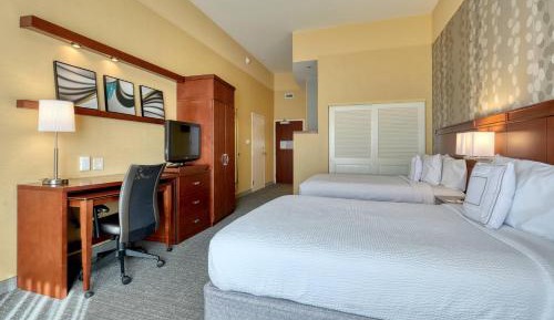 Studio with Two Queen Beds