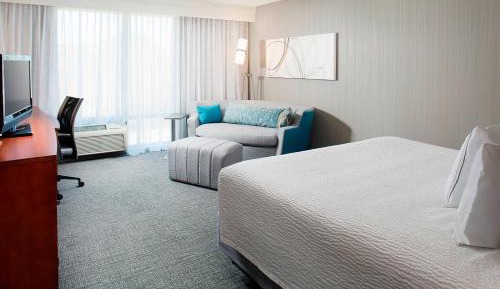 King Room with Sofa Bed - Hearing Accessible