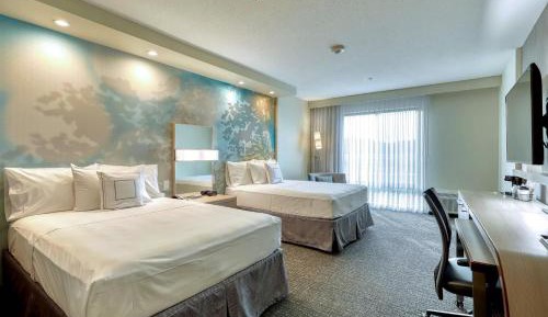 Queen Room with Two Queen Beds - Hearing Accessible