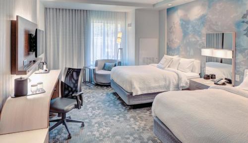 Queen Room with Two Queen Beds, Balcony, River View and Sofa Bed