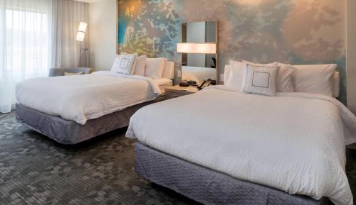 Queen Room with Two Queen Beds - Hearing Accessible