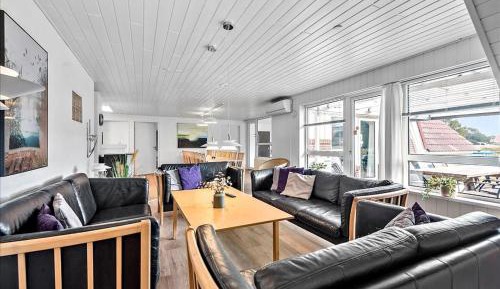Eight-Bedroom Holiday Home