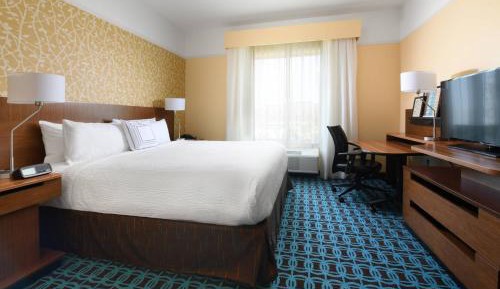 King Room with Bathtub and Transfer Shower - Mobility Access