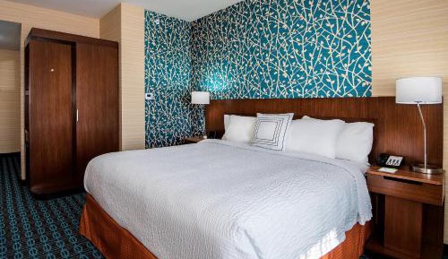 King Room with Transfer Shower - Mobility Access/Hearing Accessible